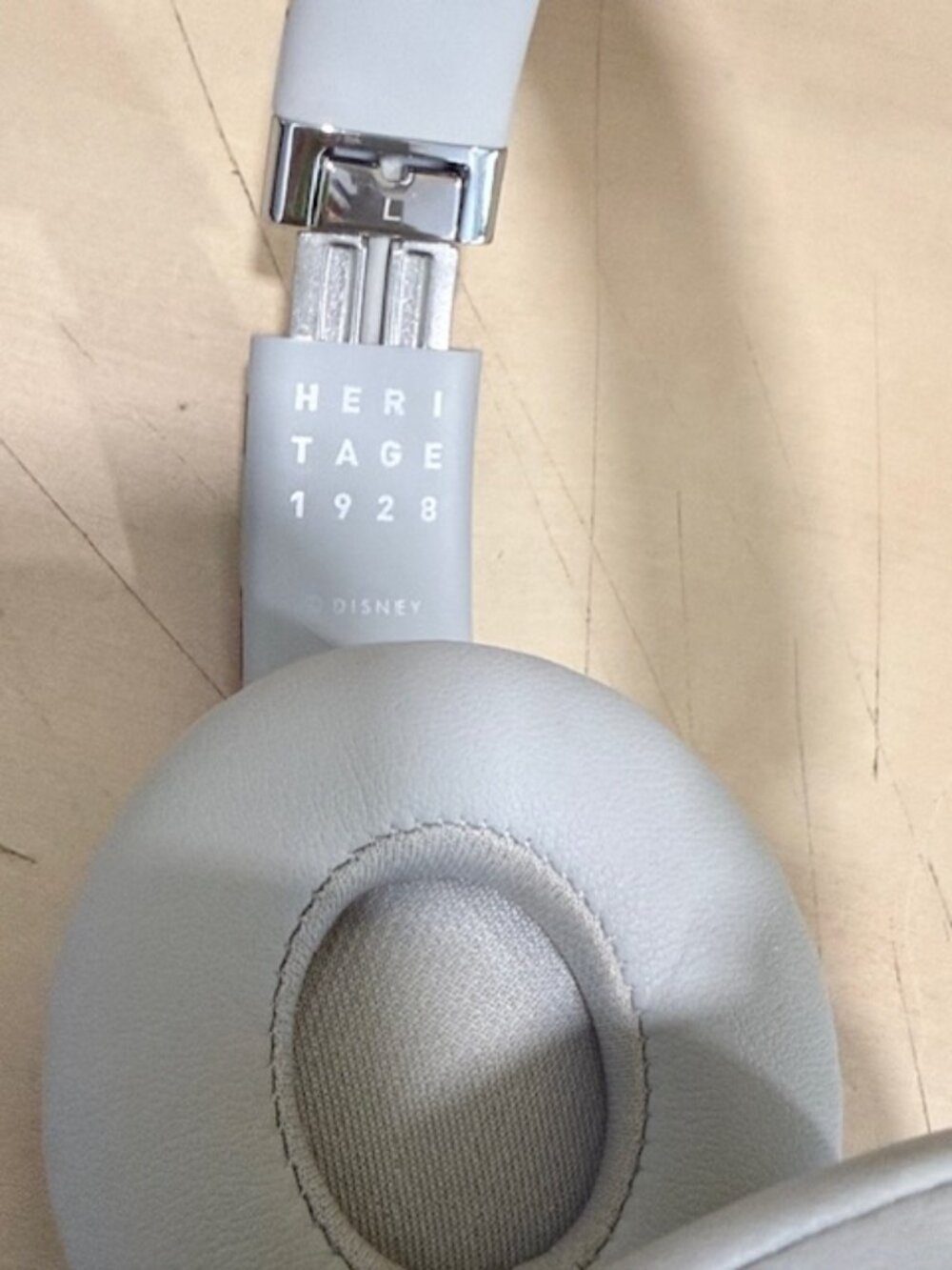 Disney Mickey Mouse Beats by Dre Over-Ear Limited Ed. Headphones With WIRES - Picture 7 of 9